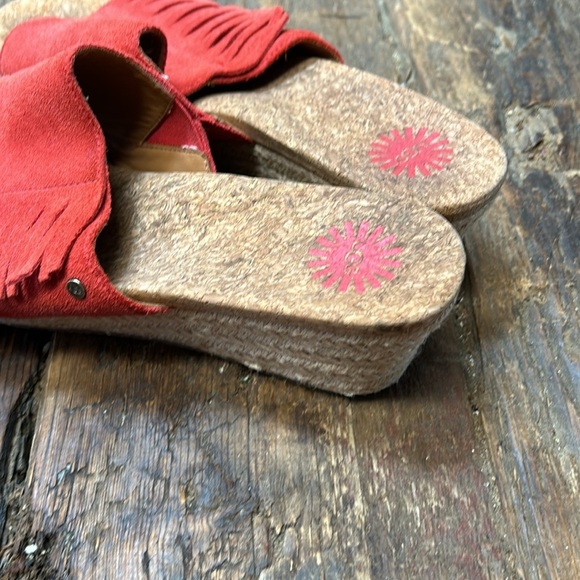 UGG DANES ESPADRILLES WEDGE SANDALS -TANGO RED FRINGE SUEDE Size 8 - Picture 3 of 5